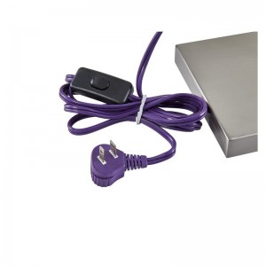 Einstellbare Aufgabenlampe am Arbeitsstation in den Gästezimmern