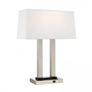 Doppel -Nachttischtischlampe im Gästezimmer