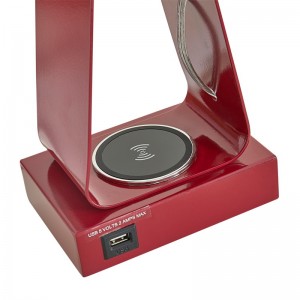 Winzige Schreibtischlampe mit rotem Finish, einem USB -Ladeanschluss, einer drahtlosen Ladestation und einem auf/off Rocker -Schalter im Gästezimmer