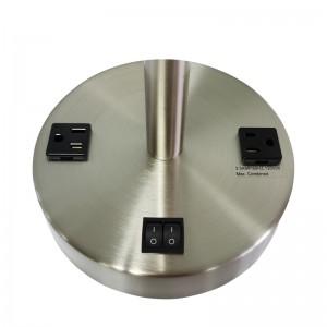 Einfacher Stil Bürstete Nickel -Finish -Nachttischlampe mit einem Zwilling auf/-Rocker -Schalter und zwei bequemen Outlet im Gästezimmer
