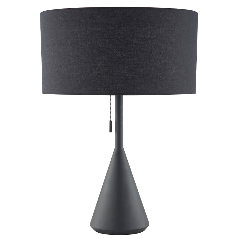 Black Finish -Schreibtischlampe mit einem Pull -Kettenschalter im Gästezimmer