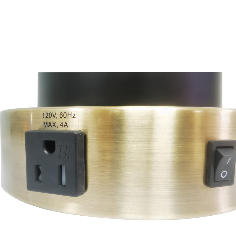 Custom Nights und Lampe mit antikem Messing und schwarzem Finish, A on/off Rocker Switch, einem bequemen Outlet und einem USB -Ladehafen im Gästezimmer