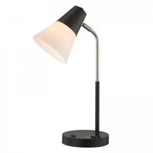 Hampton Inn Hotel Schreibtischlampe mit einem/off -Rocker -Schalter und einem bequemen Outlets im Hotel GASTROOM