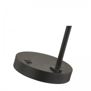 Hampton Inn Hotel Schreibtischlampe mit einem/off -Rocker -Schalter und einem bequemen Outlets im Hotel GASTROOM