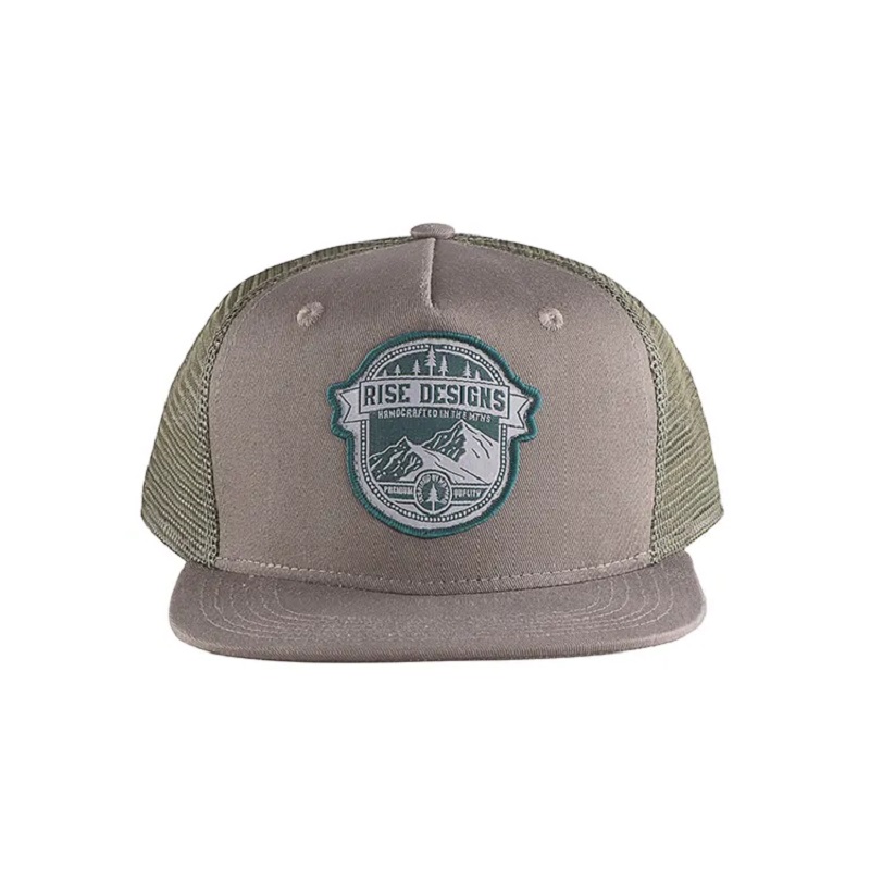 Mode beliebte flache Krempe Mesh Hut grau Stickerei Patch 5 Panel Plastik -Schnappschacktrucker -Kappe und Hut