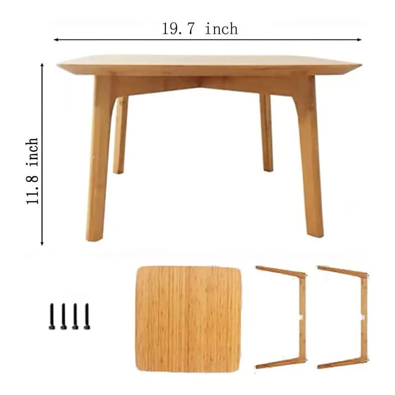 Auf dem Boden eines quadratischen Tatami -Tisch -Bambusmöbel befindet sich einniedriger Tee -Tisch