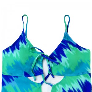 Schlanker gedruckter einteiliger Badeanzug mit türkisfarbenem Schnittgurt