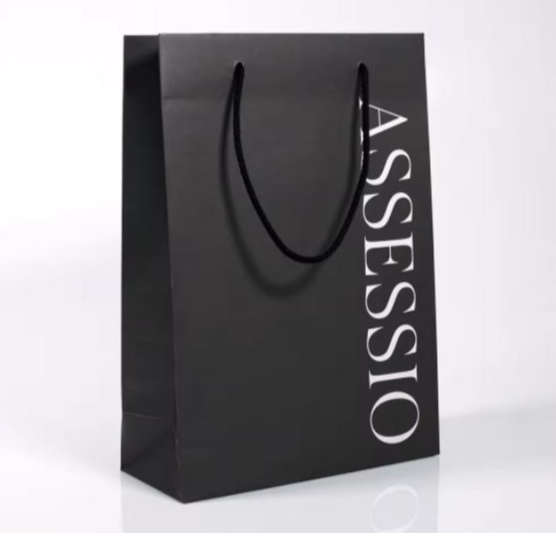 Customized Marken -Logo Luxus Black Paper Bekleidung Verpackung Geschenktasche Papierbag Papierbeutel