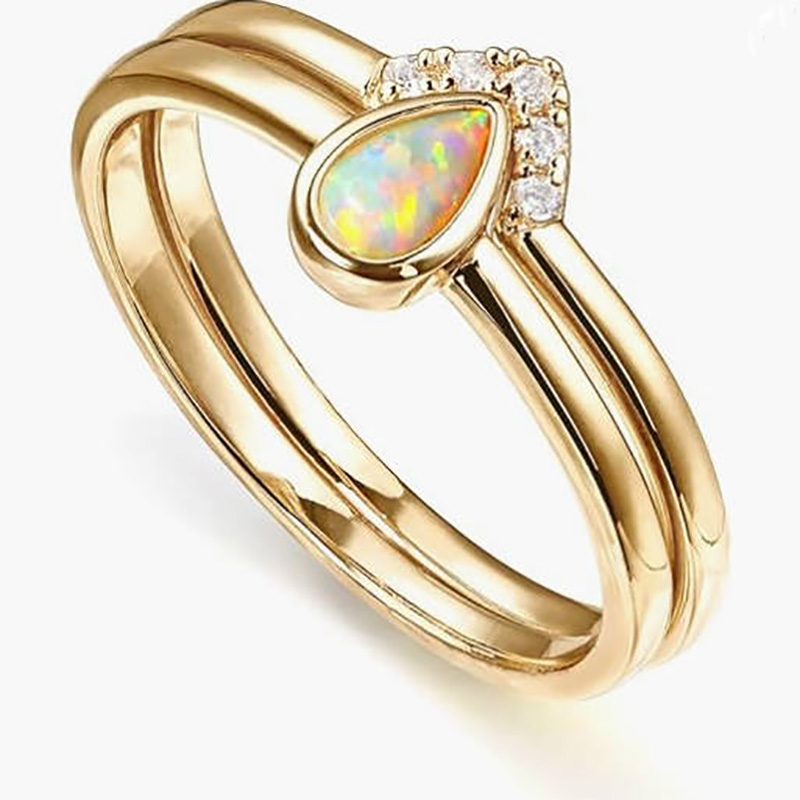 Elegantes 18k Gold-Plattierter stapelbarer Tränen -Opal -Ring mit Mikroset-Pavé Zirkoniaakzente - zeitloser Luxusschmuck für Frauen