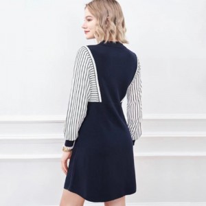 Frühherbst kleiner umgekehrter Kragen -Strick -Strickjacke