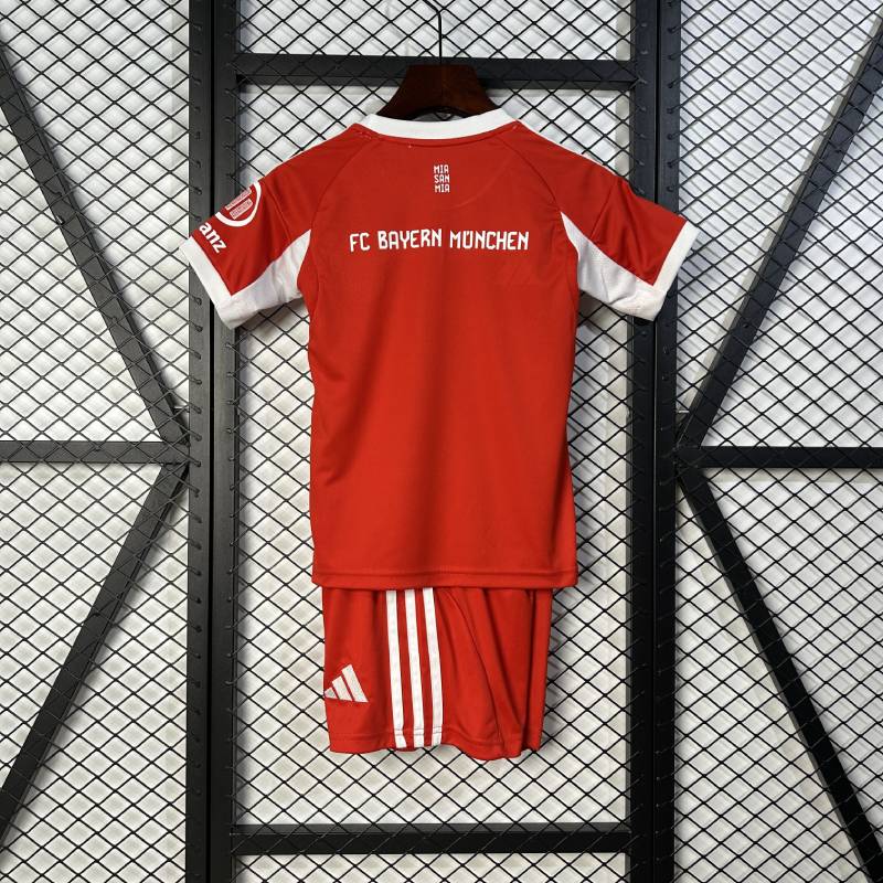 25/26 Kinder Bayern München Hausgröße: 16-28