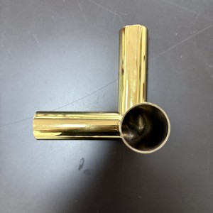 Zotye Edelstahl Gold elektropliert dreieckig drei-dimensionale Hohlständerverzierung